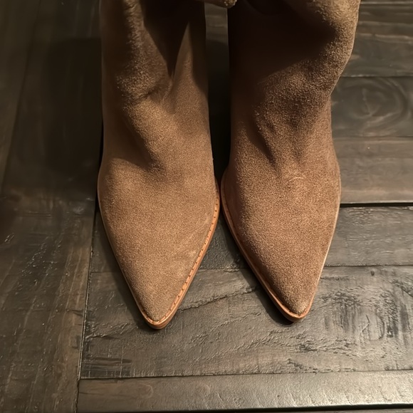 NWT Marc Fisher - Devin Pointy Toe Booties - Picture 4 of 5